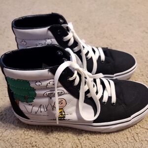 Women's 8.5, Vans Peanuts Cartoon High-Top Sneakers - Black and White